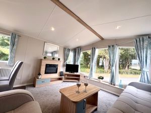 Lounge- click for photo gallery